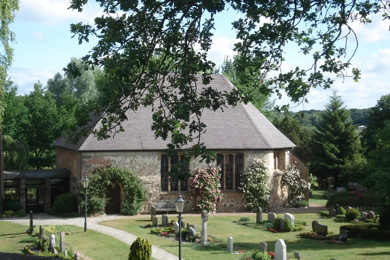 Friedhof vor der Andreaskirche Kuddewörde